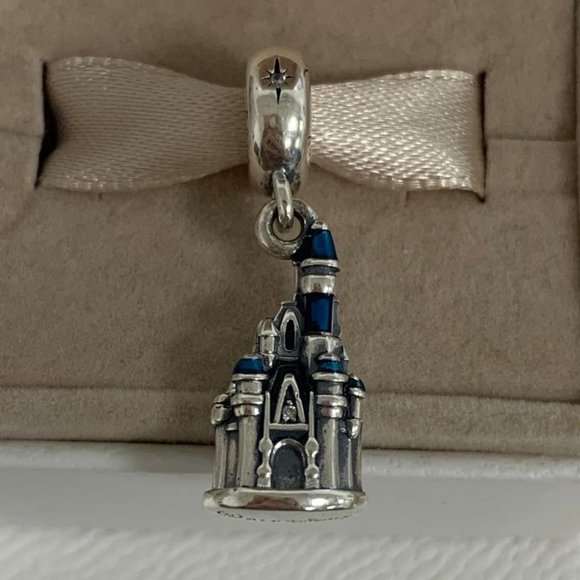 Pandora Cinderella Castle Charm - Picture 2 of 6